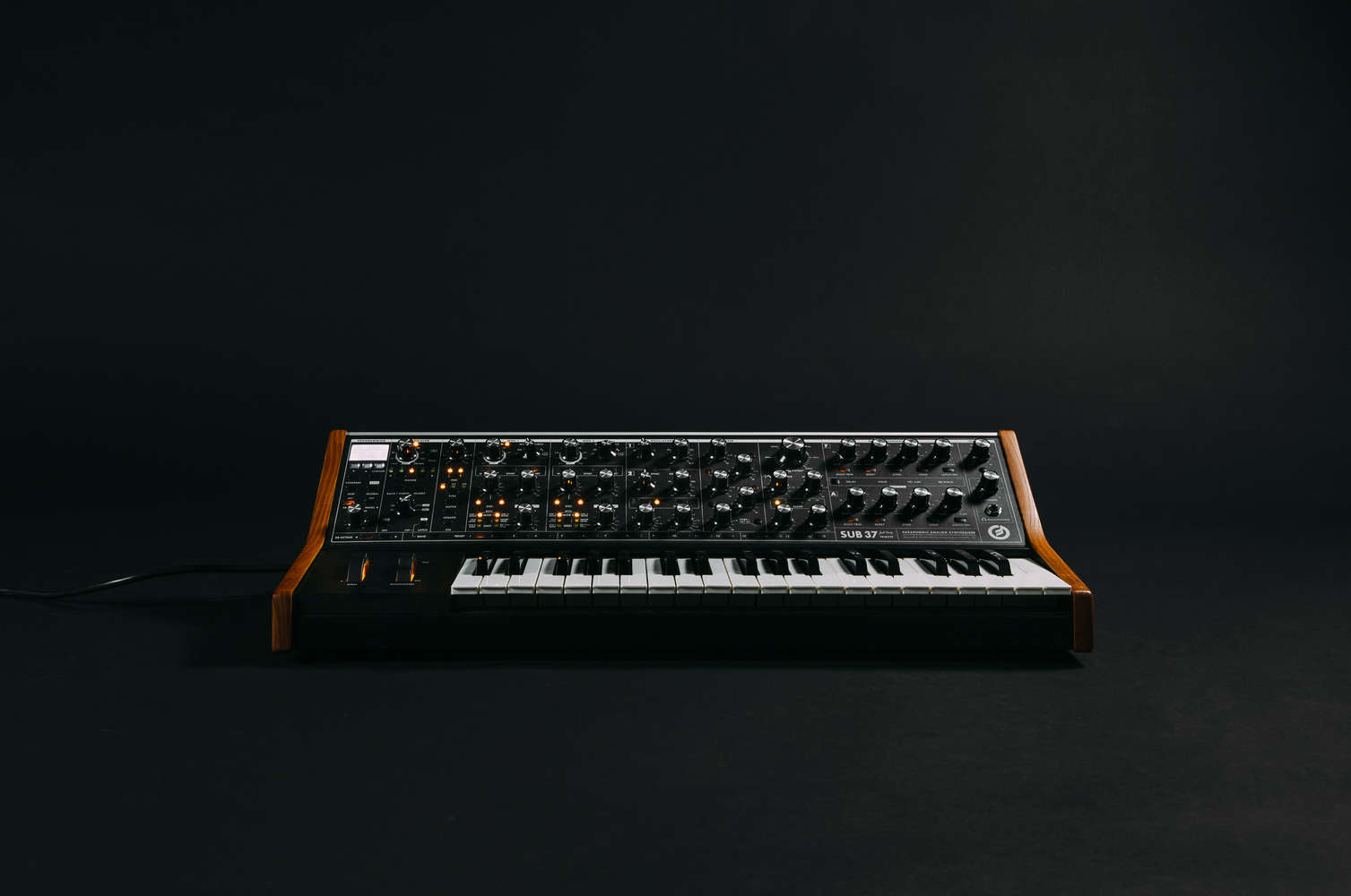 Moog sub 37 store tribute edition