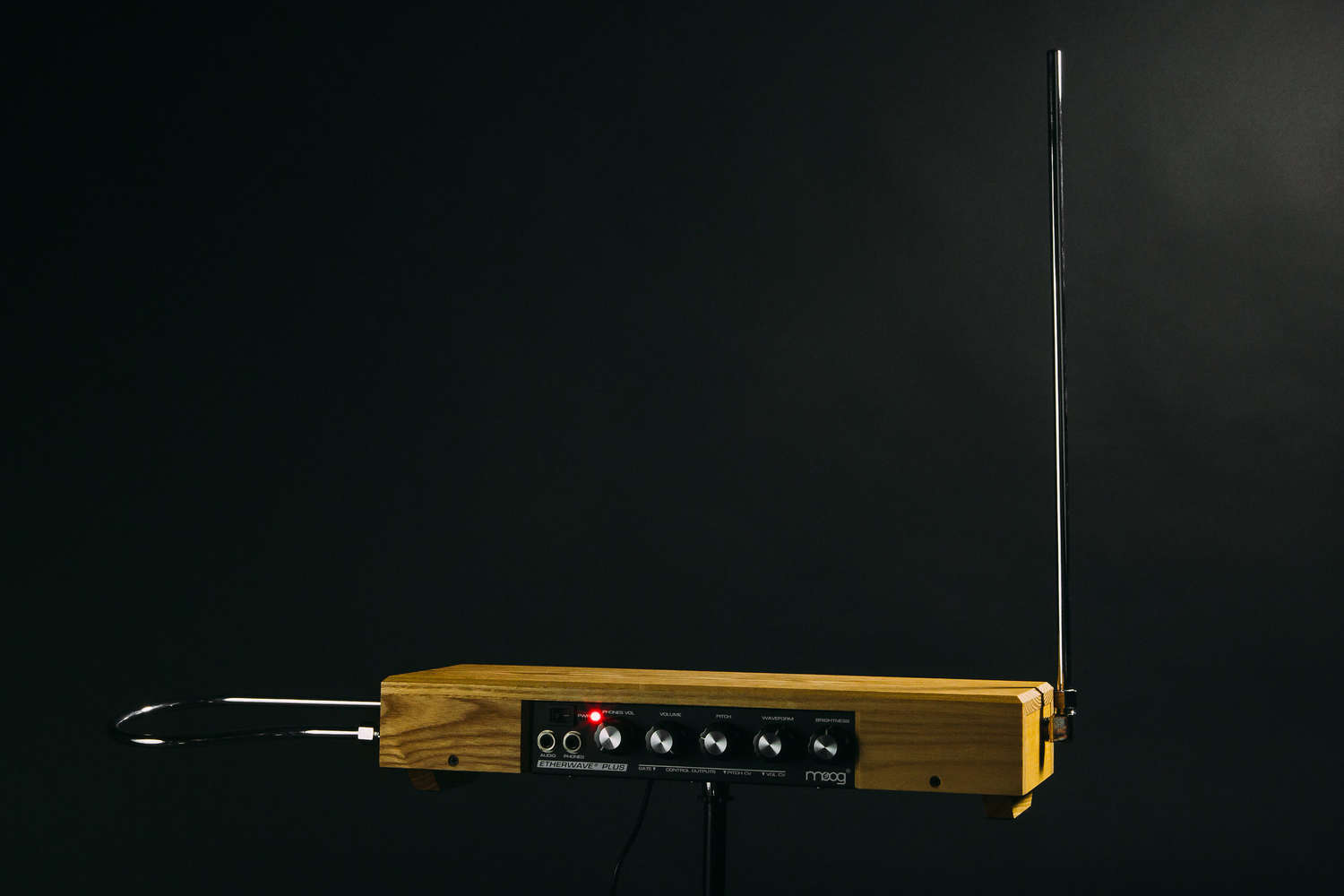 Etherwave Plus Theremin | Moog